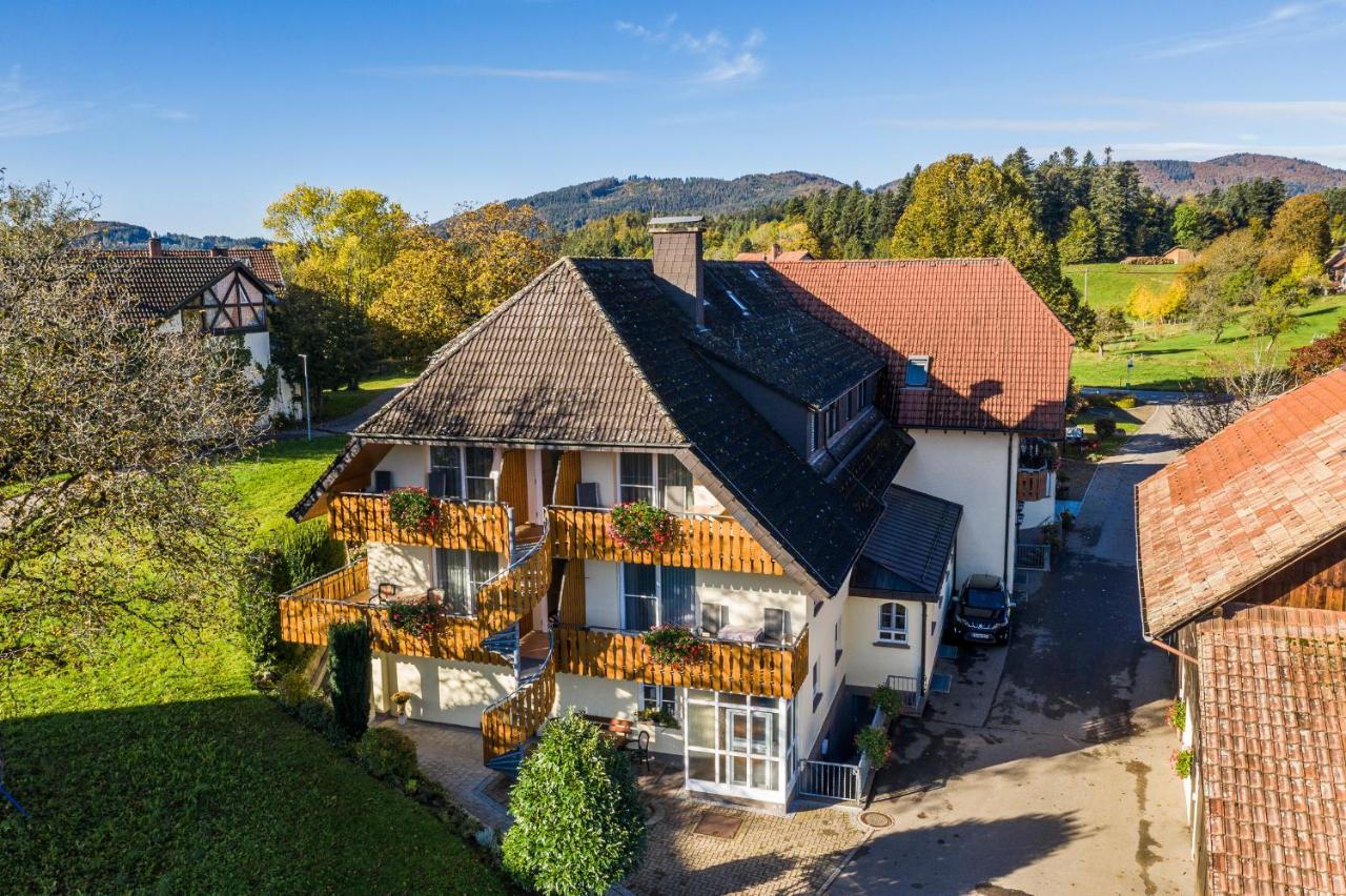 Hotel-Restaurant Sennhuette Im Herzen Des Suedschwarzwalds Kleines Wiesental 外观 照片